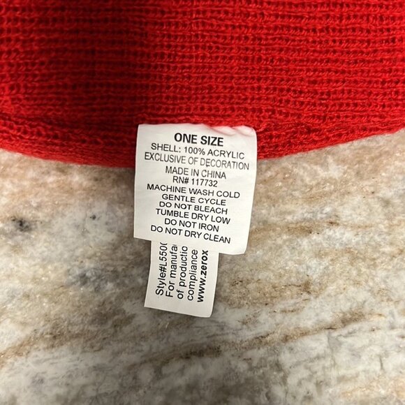 ZeroXposur Beanie Designed Knitted black and red skully - Picture 4 of 5